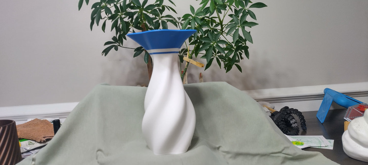 Deluxe Decor Vase 3D printed White & Blue